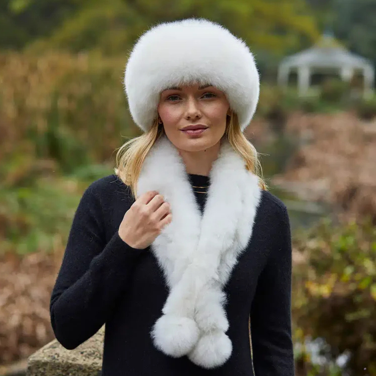 Elegant white alpaca fur hat and scarf made in Peru