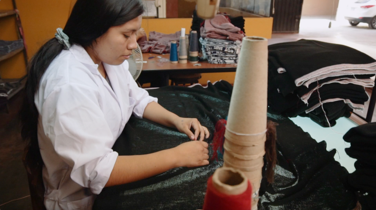 Peruvian artisans at work for Lacorine