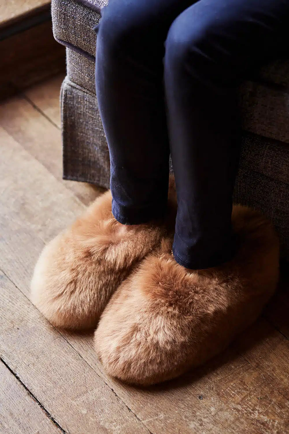 Lacorine alpaca fur slippers in copper color with plush, luxurious fur for comfortable indoor wear