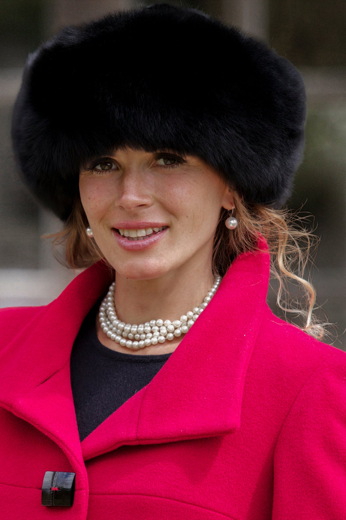 Black luxury alpaca fur hat and headband from Lacorine featuring Sumac alpaca fur, stylish and warm winter accessory