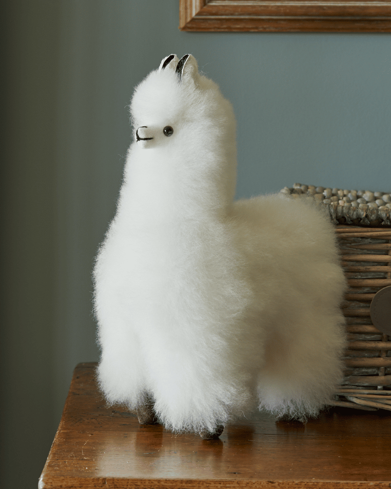 Lacorine white alpaca collectable figurine, 18.5 cm tall, detailed plush alpaca sculpture for display or collection.