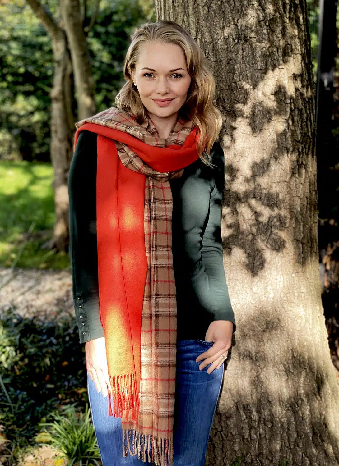 Two-tone check alpaca wool scarf for women by Lacorine, featuring soft, warm, and stylish textile with a cozy, fashionable design.