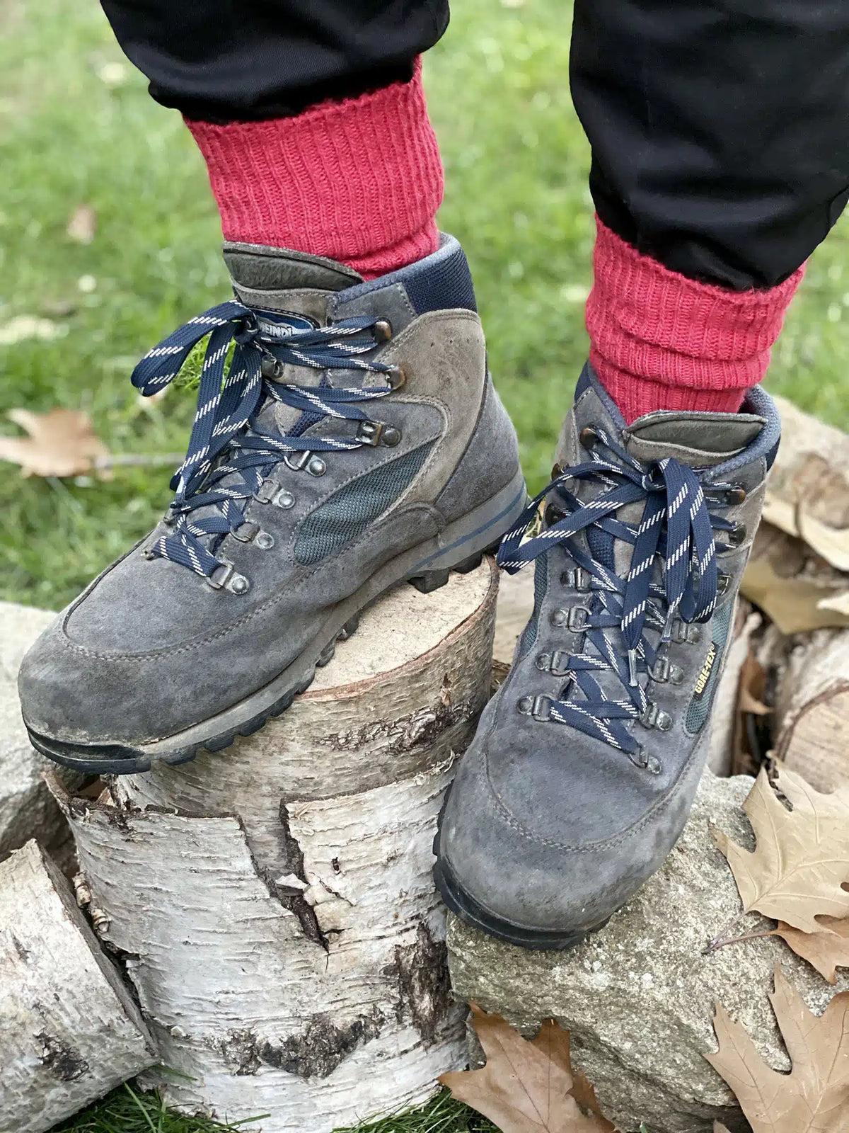 Pink alpaca wool hiking and trekking socks by Lacorine, featuring soft, warm, and durable knit for outdoor adventures.