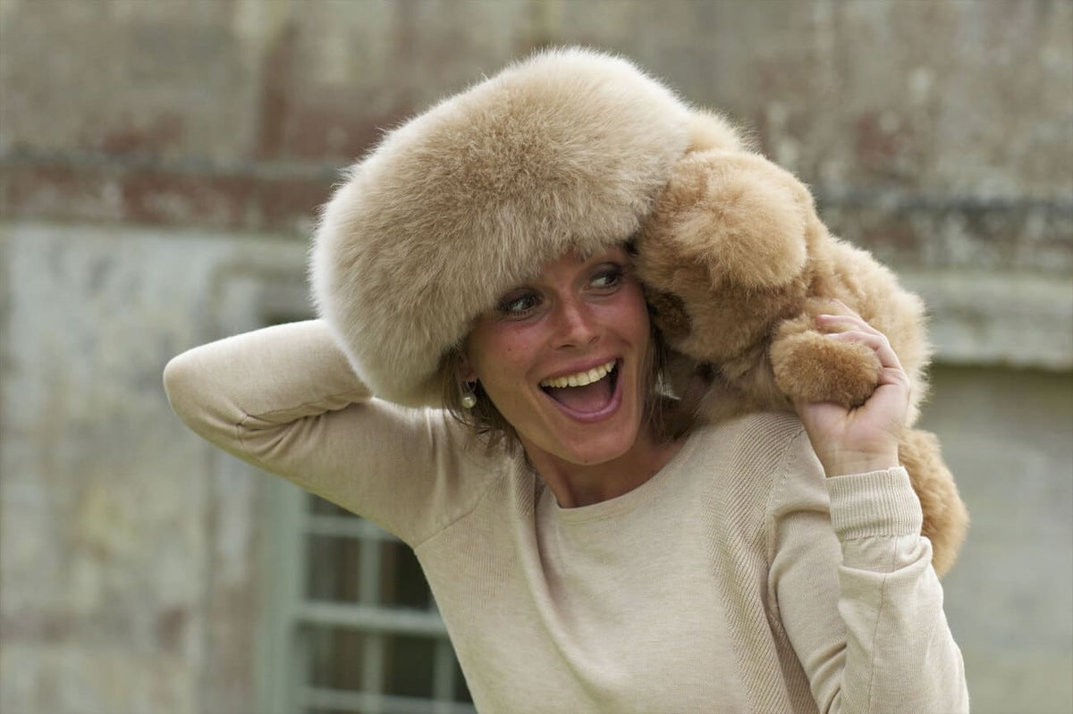 Lacorine Super Luxe Corinne alpaca fur teddy bear in coco, soft plush toy with luxurious alpaca fur accents.